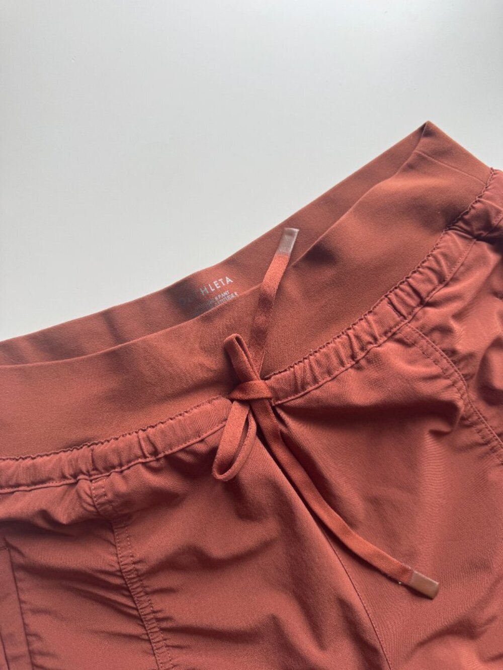 ATHLETA Altitude II Ancient Mahogany Brown Mid Rise Jogger Pants, Size 8 - Picture 11 of 13